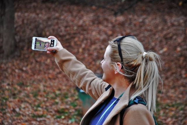 Pixabay Selfies tiradas a 30 centímetros de distância podem fazer o nariz parecer 30% mais largo