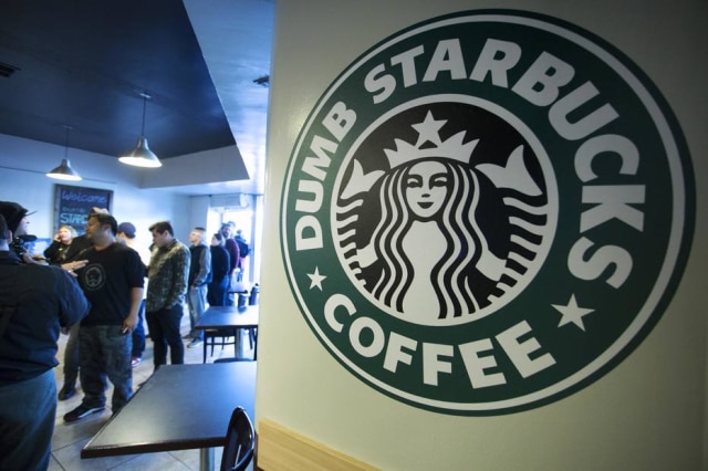 Jonathan Alcorn / Reuters Símbolo da Starbucks.