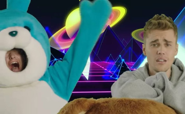Reprodução de cena do videoclipe 'I Don't Care', de Ed Sheeran e Justin Bieber | YouTube / @YouTube / @Ed Sheeran Ed Sheeran e Justin Bieber em cena do clipe de 'I Don't Care'.