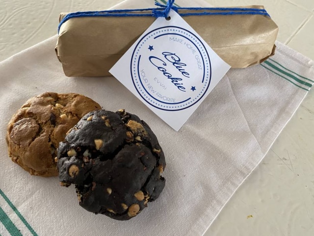 Renata Mesquita/Estadão A nova Blue Cookies tem rolo de massa crua para o cliente porcionar e assar em casa.