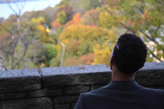 Nappy/@rasaan_b Racismo estrutural e exclusão social podem ser explicação para alto índice de suicídio entre homens negros