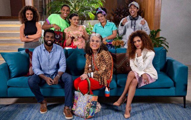 Vitor Novaes/ Netflix Elenco da sitcom 'A Sogra Que Te Pariu'