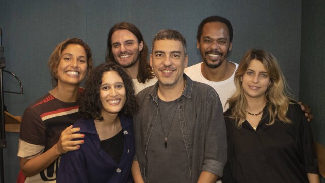 Dirceu Neto/Spotify Camila Pitanga, Marina Santana, Hugo Bonemer, Daniel Rezende, Rocco Pitanga e Maria Bopp estão no elenco de 'Batman Despertar'.