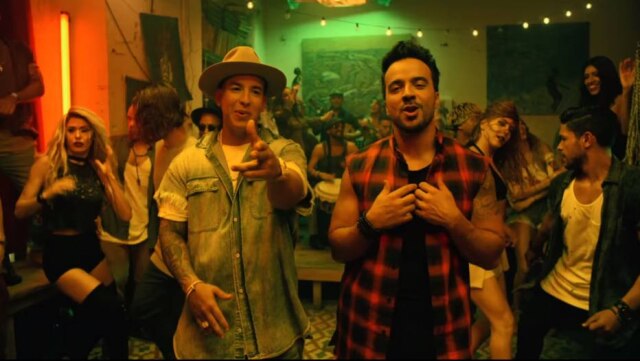 Reprodução de cena do clipe de 'Despacito' (2017) / YouTube Daddy Yankee e Luis Fonsi são os donos do hit 'Despacito'
