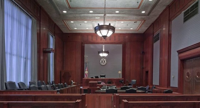 Pixabay/@12019 Casal pôde oficializar a união no mesmo tribunal em que se conheceu (imagem ilustrativa)