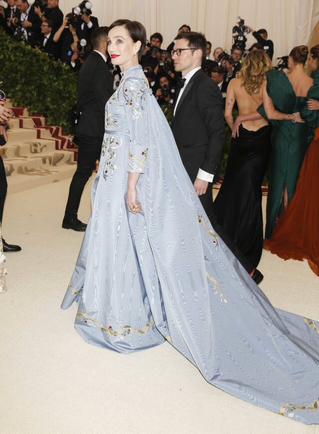Carlo Allegri/REUTERS Kristin Scott Thomas vestiu Erdem no baile do MET 2018