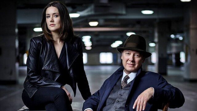 Netflix Em 'The Blacklist, James Spader vive o criminoso Raymond Reddington e Megan Boone vive a agente do FBI, Elizabeth Keen.