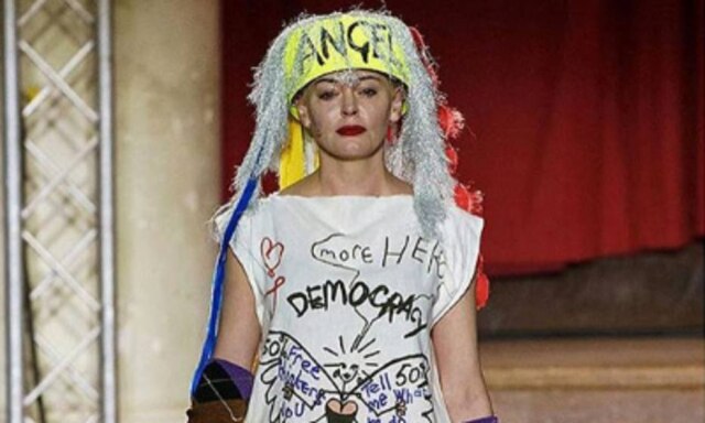 Instagram / @hintmag Rose McGowan durante o desfile, em Londres.