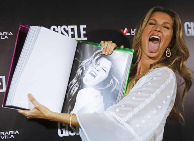 Divulgação Na manhã de sexta-feira, 6, ela autografou livros para os 300 primeiros compradores na Livraria da Vila, na Alameda Lorena