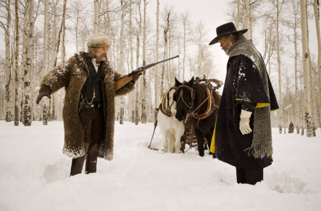 The Weinstein Company O oitavo filme de Quentin Tarantino, segundo as contas do próprio diretor, foi indicado nas categorias de Melhor Atriz Coadjuvante (Jennifer Jason Leigh), Melhor Trilha Sonora e Melhor Fotografia.