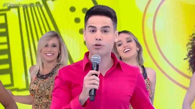 Reprodução/Record Sob o comando de Luiz Bacci, 'Domingo Sow' perde audiência