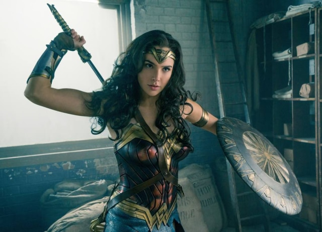 Clay Enos/ Warner No filme 'Mulher Maravilha', Gal Gadot interpreta personagem em 1918, durante a Primeira Guerra