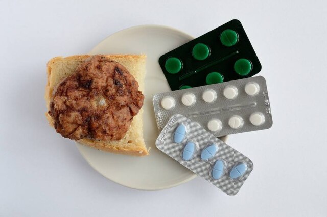 Pixabay/@FreePhotosART 'Medicinizar' alimentos não é a solução, opina o especialista Marcio Atalla; ao invés de se preocupar exageradamente com o consumo de açúcar, o ideal é focar na prática de exercícios físicos