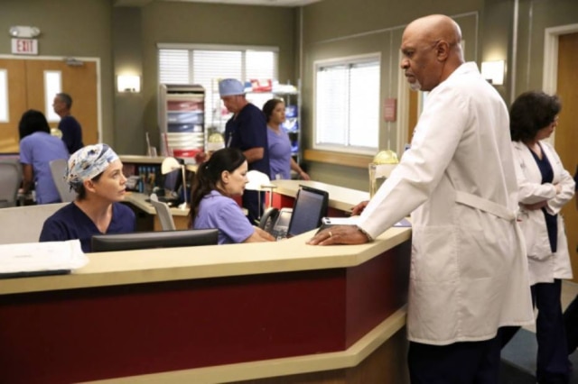 Cena de 'Grey's Anatomy'/ABC Jovem italiana reproduziu massagem cardíaca que viu em 'Grey's Anatomy'.