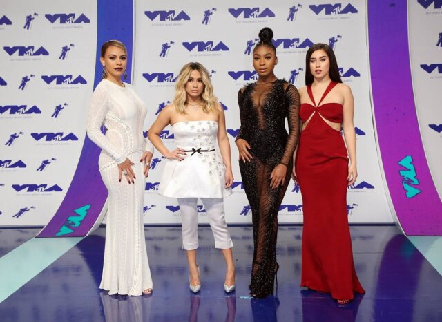 Danny Moloshok / REUTERS Da esquerda para direita, Dinah Jane, Ally Brooke, Normani Kordei e Lauren Jauregui, cantoras do grupo Fifth Harmony