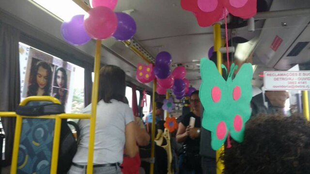 Imagem cedida por Rodolfo Mattos Ônibus recebeu decoração para a celebração