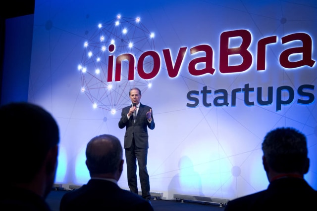Divulgação Mauricio Minas, vice-presidente executivo do Bradesco, durante imersão com startups do programa inovaBra startups. Foto: Divulgação
