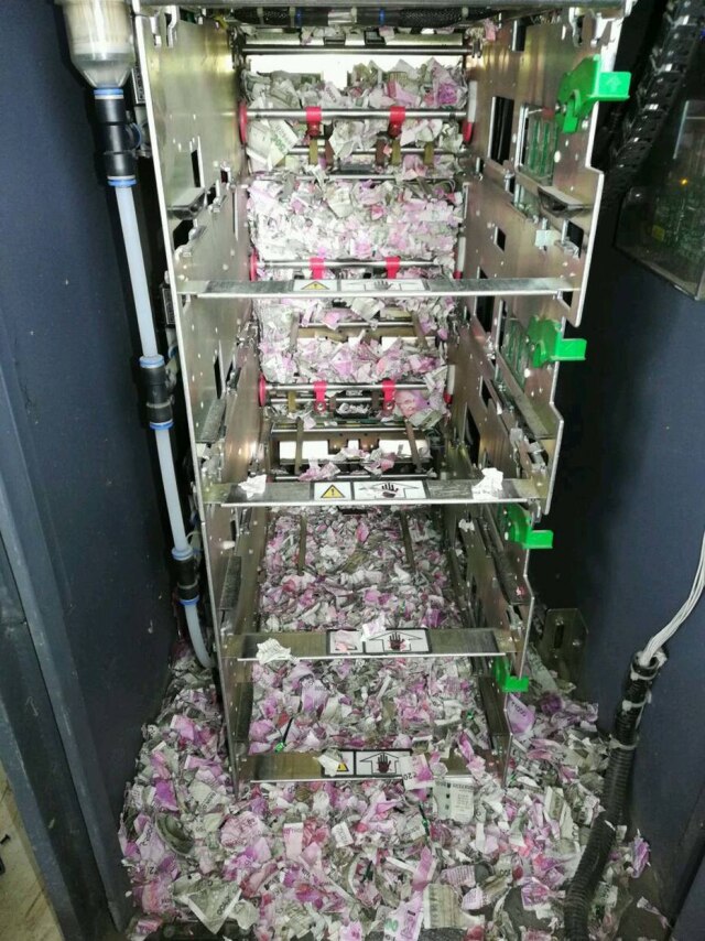 Polícia de Tinsukia via AFP Notas foram encontradas roídas em caixa eletrônico – prejuízo ultrapassou os R$ 70 mil.