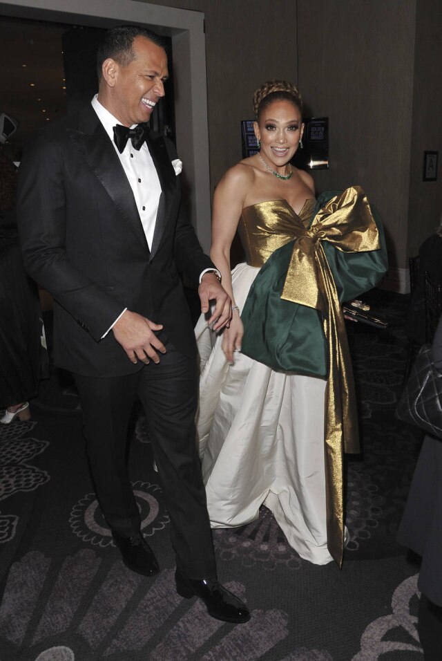 Richard Shotwell/AP Alex Rodriguez e Jennifer Lopez na cerimônia do Globo de Ouro