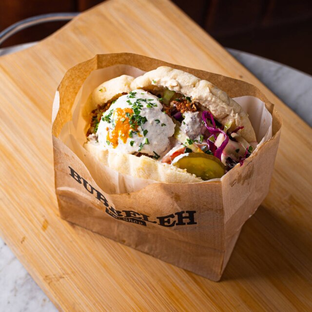 Bubbeleh oferece comida de rua judaica em Pinheiros Paladar Estadão