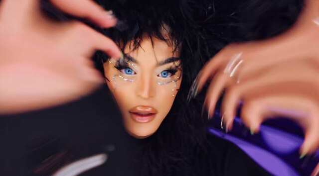 YouTube / Pabllo Vittar Pabllo Vittar deu ‘spoilers’ de ‘Follow Me’ no LollaPalooza.