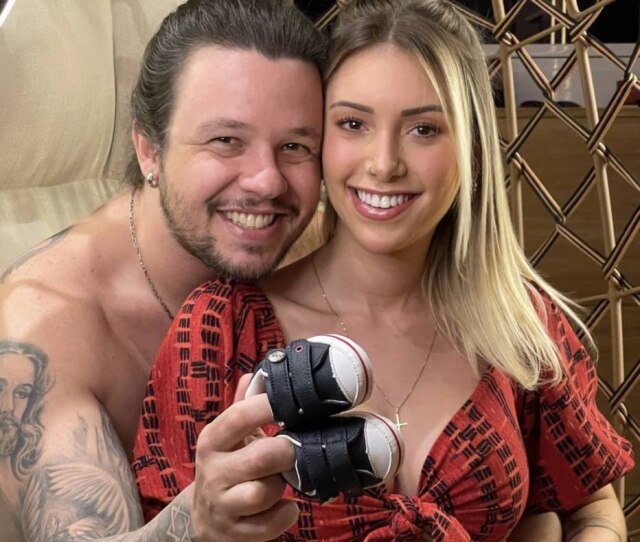 Instagram/@brunoklb Bruno, do KLB, e Maria Luiza Prange comemoram nascimento de Ravi
