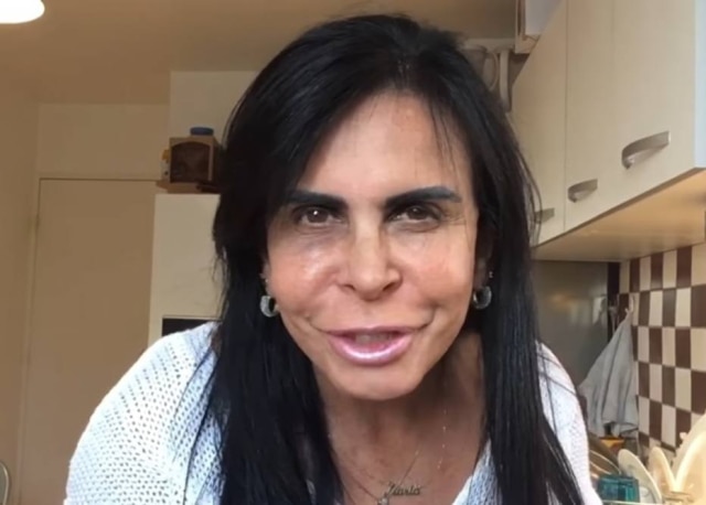 YouTube / @Gretchen & Você A cantora Gretchen em seu canal no YouTube.