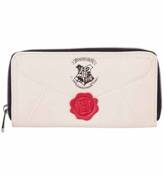 TruffleShuffle A TruffleShuffle criou uma carteira inspirada na carta de Hogwarts