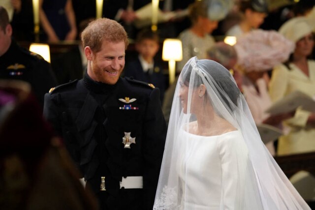 Jonathan Brady/Pool via REUTERS Príncipe Harry e Meghan Markle durante cerimônia na Capela Saint George