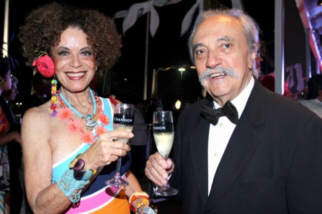 O casal Marialice e José Hugo Celidônio em baile de Carnaval no Rio, em 2014