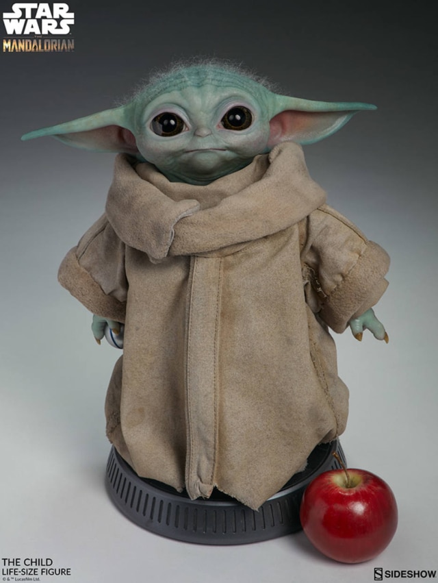 Sideshow / Divulgação Boneco do Baby Yoda possui quase 42 centímetros de altura, e só será entregue no segundo semestre de 2020