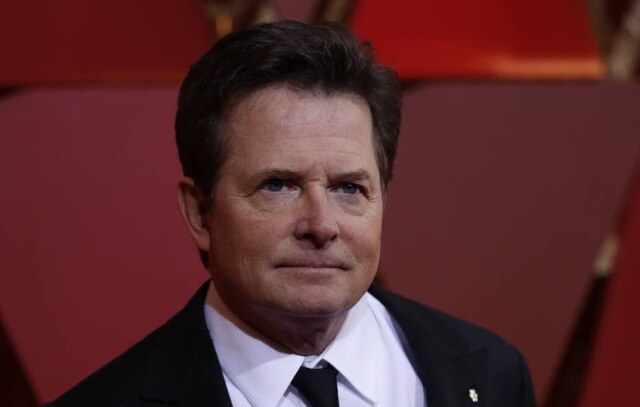 Mario Anzuoni / Reuters Michael J. Fox, conhecido por protagonizar os filmes da franquia 'De Volta Para o Futuro', possui doença de Parkinson