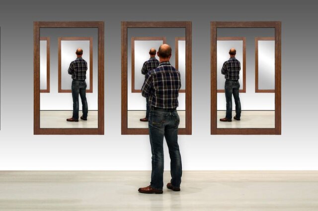Pixabay/ geralt A pessoa que tem Transtorno de Imagem costuma se ver frequentemente no espelho, arrumar-se excessivamente, trocar de roupas diversas vezes para um evento e nunca se sentir satisfeita.