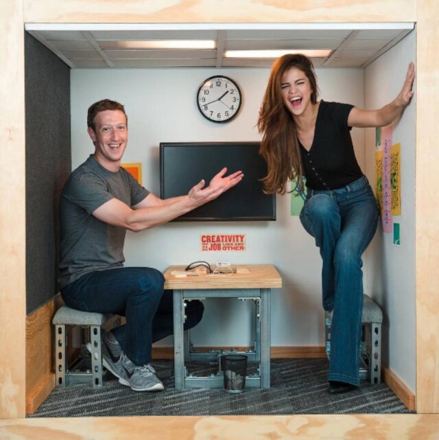 Reprodução/Instagram Selena Gomez e Mark Zukerberg durante reunião.