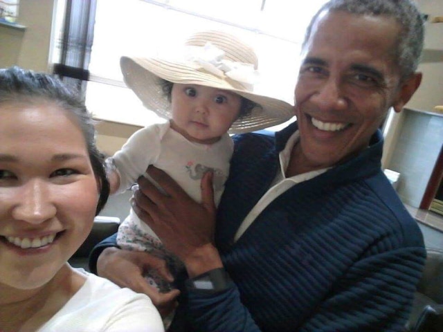 Jolene Jackinsky via AP Você resistiria à fofura da pequena Giselle? Nem Obama resistiu.