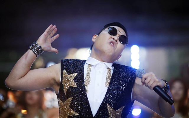 REUTERS/Tim Wimborne 'Gangnam Style' passou anos sendo o campeão de visualizações no YouTube... mas agora a coroa passou para o clipe de 'See You Again', de Wiz Khalifa.