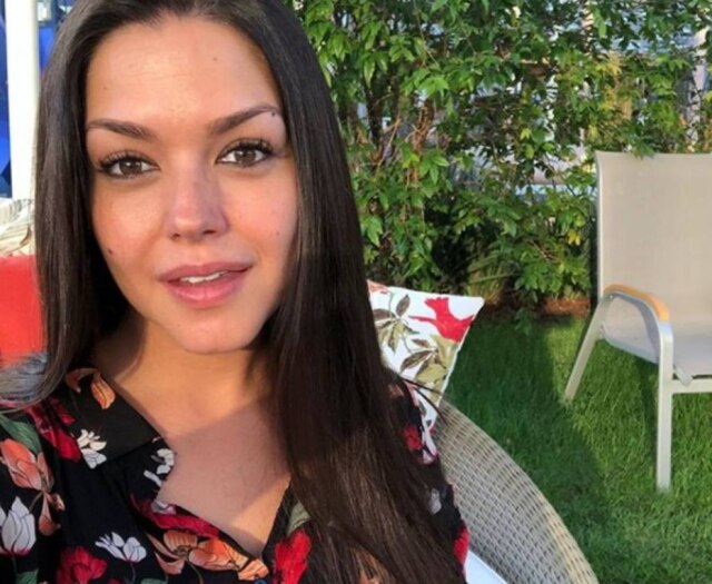 instagram.com/@tatafersoza A atriz Thais Fersoza.