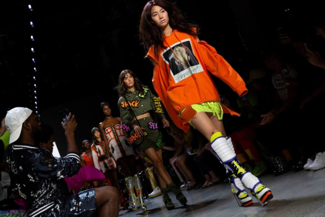 Caitlin Ochs/Reuters O verão 2019 de Jeremy Scott, desfilado na Semana de Moda de Nova York