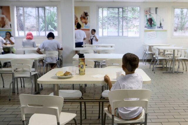 Gabriela Biló/Estadão A Casa Hope oferece alimentação, transporte, remédios, dentre outros serviços, gratuitamente aos acolhidos.