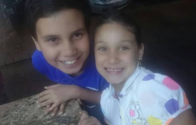 Pedro, de 12 anos, e Manuela, de oito, são supervisionados constantemente pela mãe Luciana Aparecida de Moraes Corrêa durante a navegação na internet.