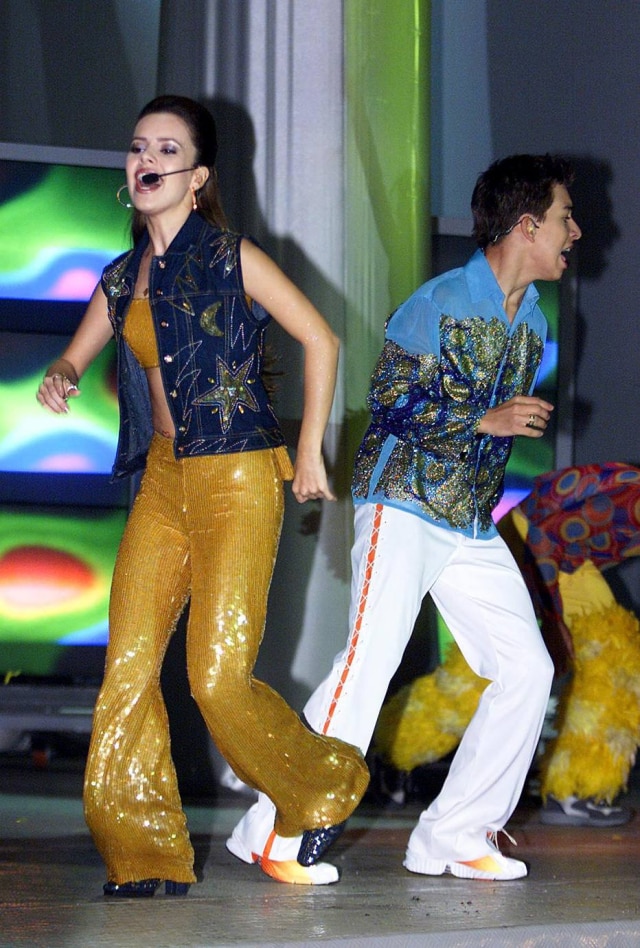 Wilton Junior / Estadão Sandy e Junior no palco do show no Rock In Rio em 2001.