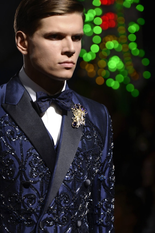 Divulgação “O exagero e a extravagância estavam ali. Mas o verdadeiro luxo se percebia nos detalhes pouco aparentes, como o corte dos costumes, o forro dos paletós, os materiais usados nos botões, o acabamento...”, diz Sylvain Justum, editor de moda da revista GQ Brasil