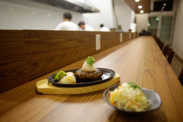 Gabriela Biló|Estadão O balcão do Matsu, izakaya que comemora três anos neste final de semana