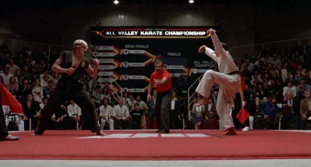 Reprodução de cena do filme 'Karate Kid'/Columbia Pictures Nova série do YouTube vai retomar a história do filme 'Karate Kid' 34 anos após a produção original