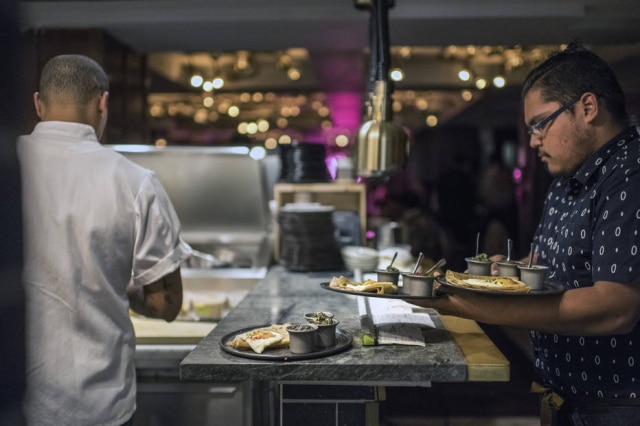 Daniel Krieger/NYT Uma troca de chefs mudou a sorte do Henry, no Life Hotel.