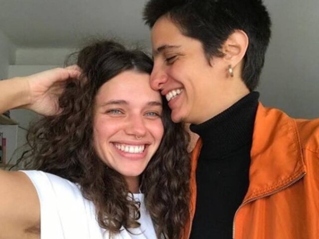 Instagram/@brunalinzmeyer A atriz Brunal Linzmeyer e a artista plástica Priscila Fiszman.