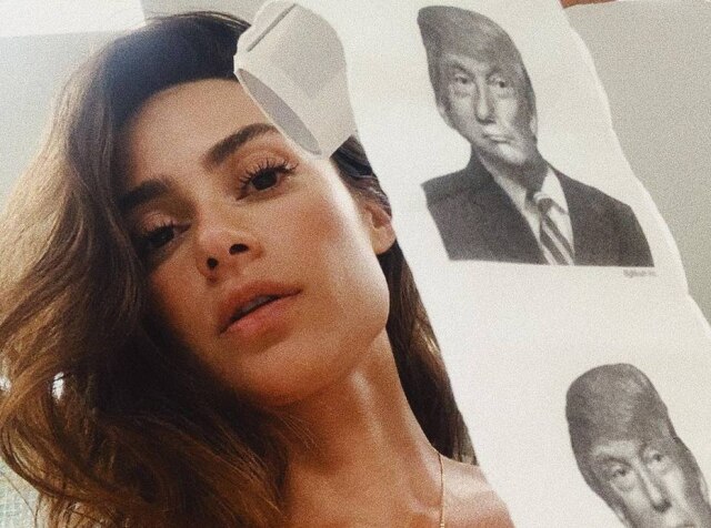 Instagram / @thailaayala A atriz Thaila Ayala publicou uma foto em que aparece ao lado de um papel higiênico com o rosto de Donald Trump