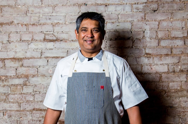 Devin Yalkin/NYT O chef Floyd Cardoz no seu restaurante Bombay Bread Bar em Nova York