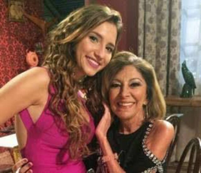 Arquivo pessoal Lorena Comparato revela como foi trabalhar com Marília Pêra e o quanto admira a atriz até hoje.