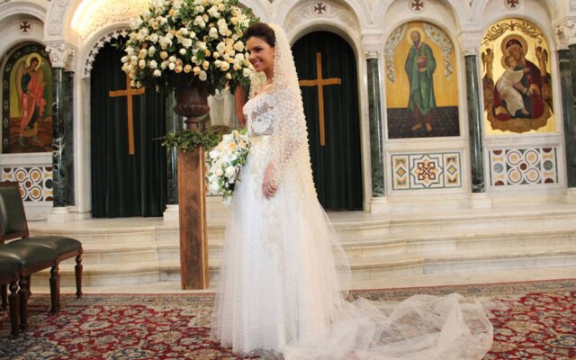 Arquivo Globo Em 'Salve Jorge', Drika (Mariana Rios) casou-se na Turquia e ousou no vestido de noiva.